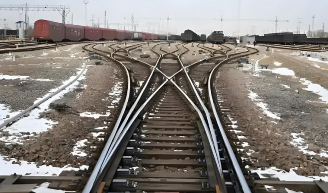 UED官网,新品道岔跳线：铁路安全运行的“守护者”